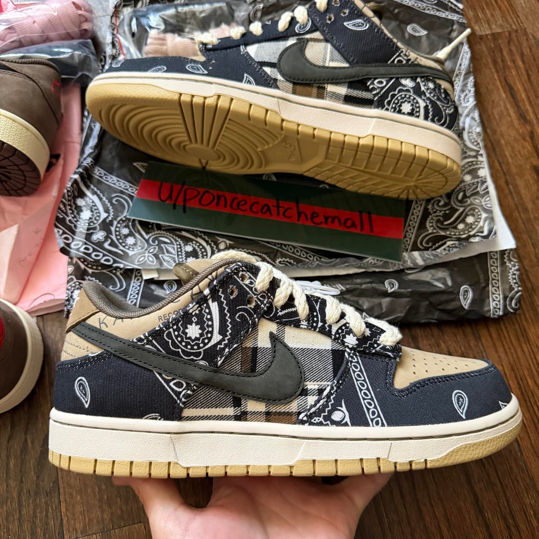 Travis Scott and Union sneakers with Ralph Lauren seersucker and corduroy shorts — photo 5